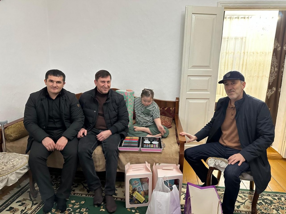 Власти хасавюртовского района исполнили просьбы детей из Елки желаний
