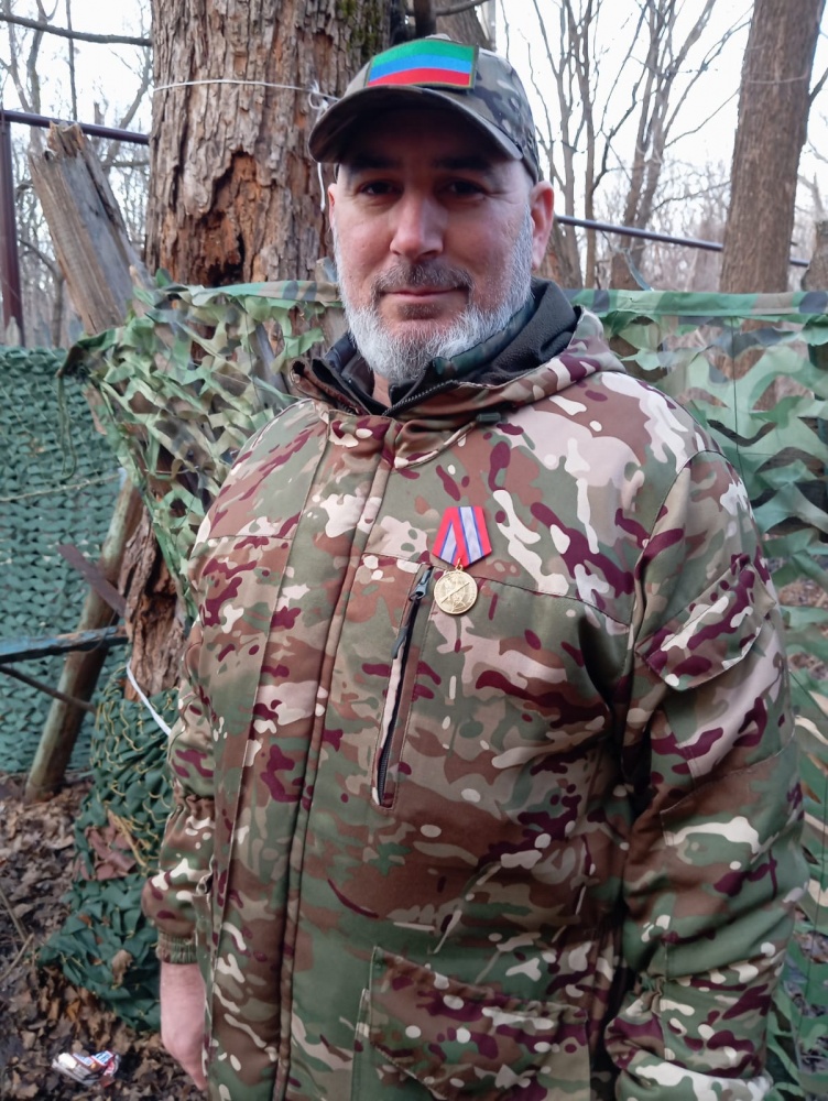 Участник  СВО Участник  СВО доброволец  батальона Каспий Шарабдин Джумакаев награжден медалью « Ветерана боевых действий»