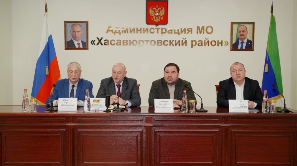 Руководство  Миннаца РД и Председатель Совета старейшин при Главе РД встретились с активом  Хасавюртовского района