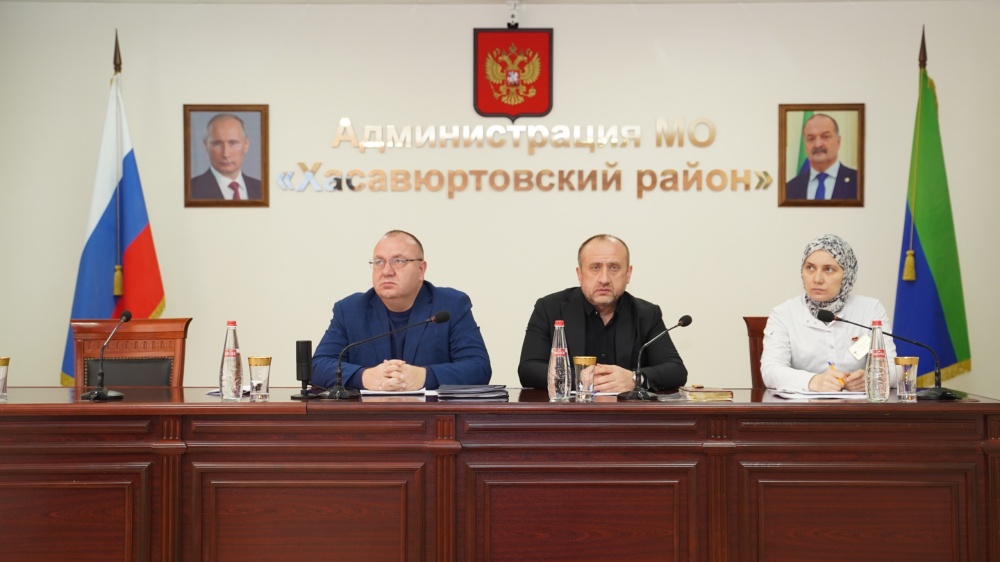 Администрация  Хасавюртовского района приняла  участие в работе Правительственного заседания  в режиме ВКС  под руководством Абдулмуслима Абдулмуслимова