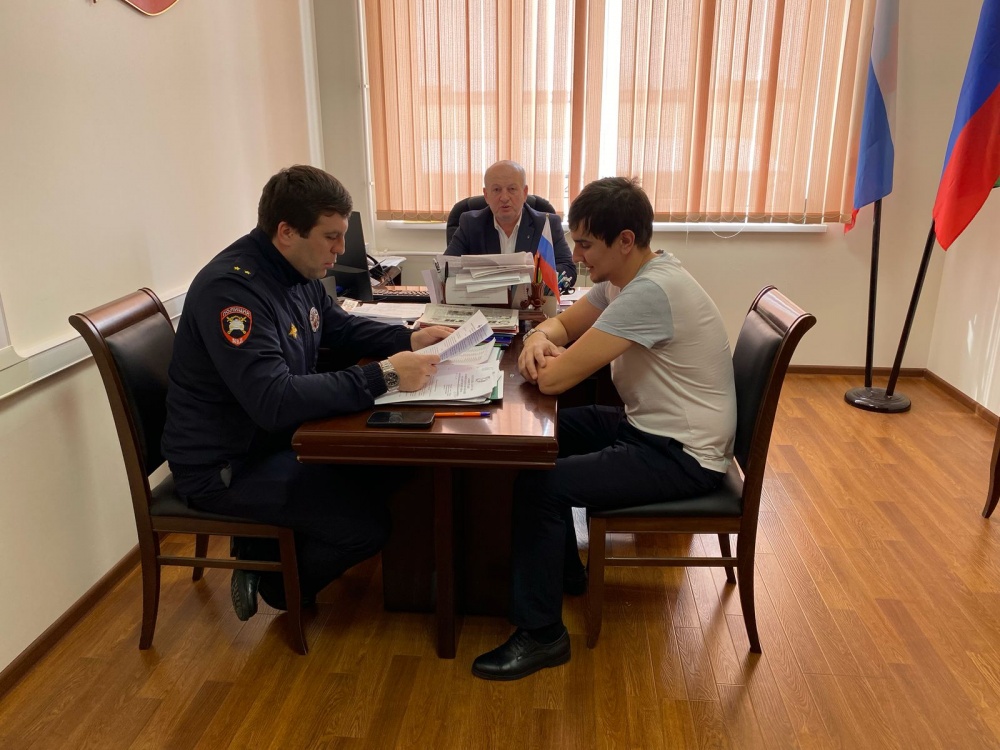В администрации Хасавюртовского района обсудили вопросы безопасности участников дорожного движения