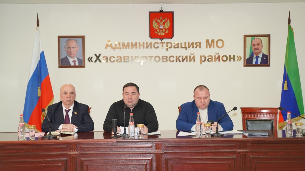 На совещании актива Хасавюртовского района обсудили ход организационных  мероприятий  по весеннему призыву и к заключению контрактов для прохождения военной службы в ВС  РФ