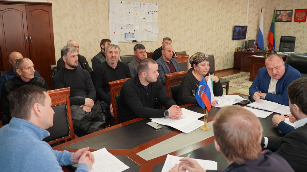 В администрации Хасавюртовского района на расширенном совещании обсудили  вопросы налогооблажения и деятельность Межведомственной рабочей группы  МР