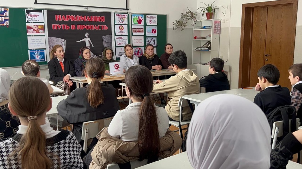 В библиотеках поселений Хасавюртовского района дан старт акции «Вместе против наркотиков»