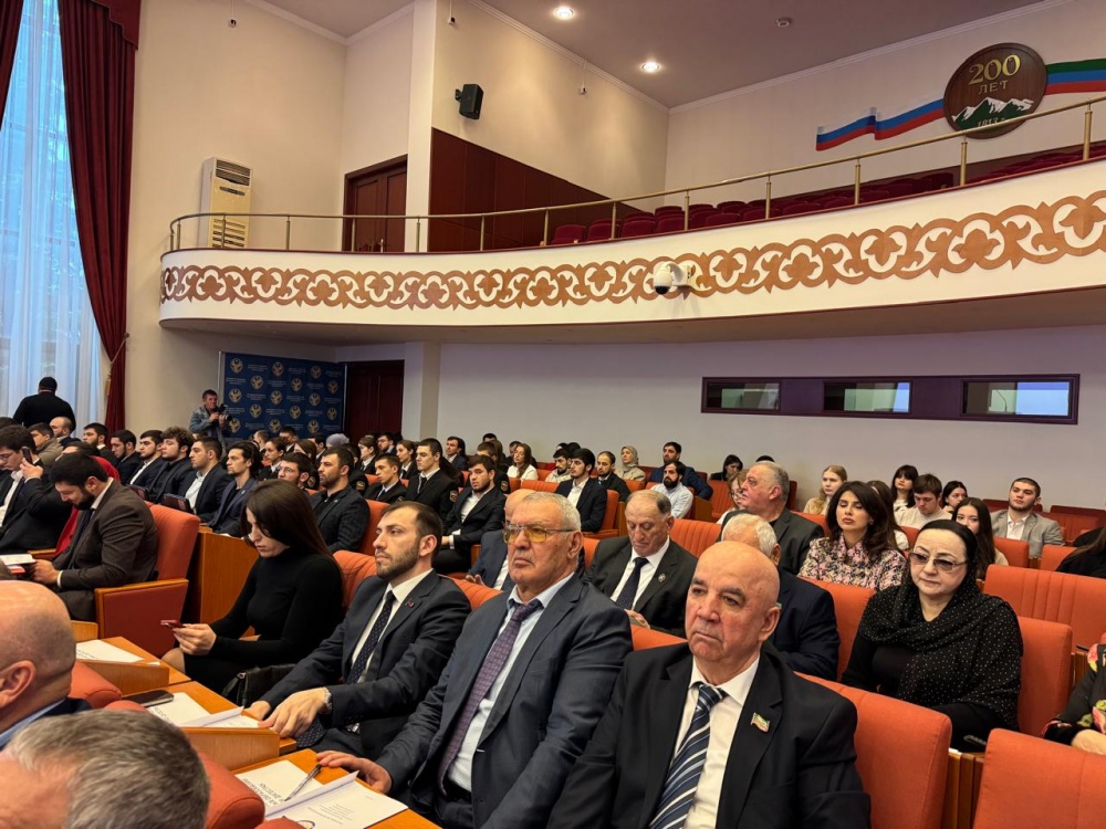 Председатель Собрания депутатов Хасавюртовского  района Магомед Лабазанов принял участие на конференции «Развитие парламентаризма в Дагестане:история и современность»