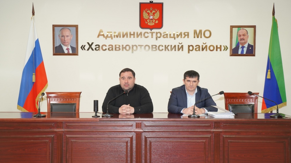 Глава Хасавюртовского района провел расширенное совещание по вопросам организации весеннего  призыва и контрактной службы