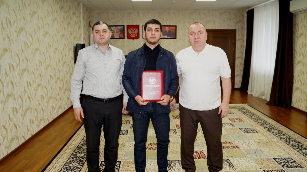 Власти Хасавюртовского района отметили Благодарностью  МР Ибрагима Алисултанова