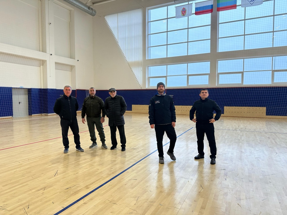 Герой России Темирлан Абуталимов ознакомился с физкультурно — оздоровительным комплексом селения Эндирей