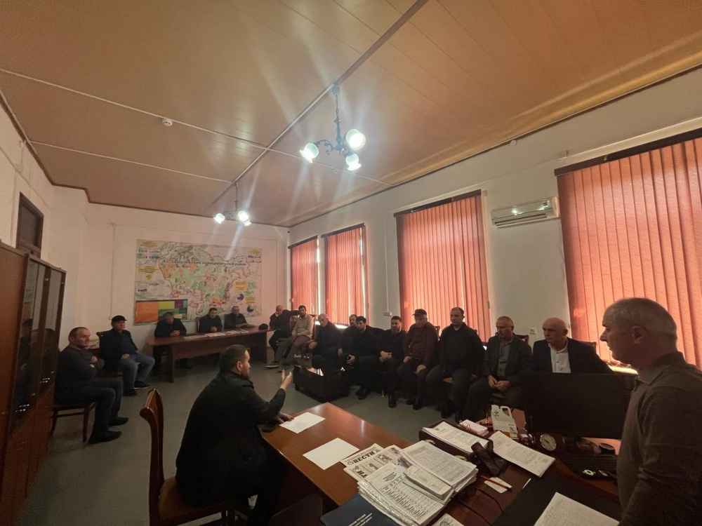 В дирекции УСХ прошло совещание по внесению данных  в  ЕФГИС ЗСН