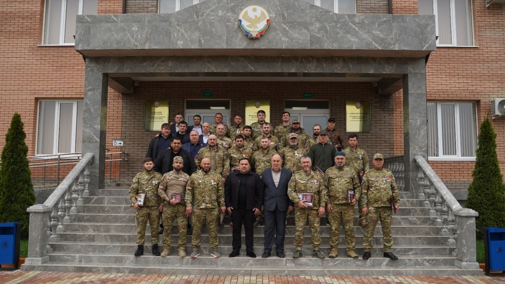 В преддверии Дня Победы Глава  Хасавюртовского района встретился   с участниками  СВО добровольцами  батальона Каспий