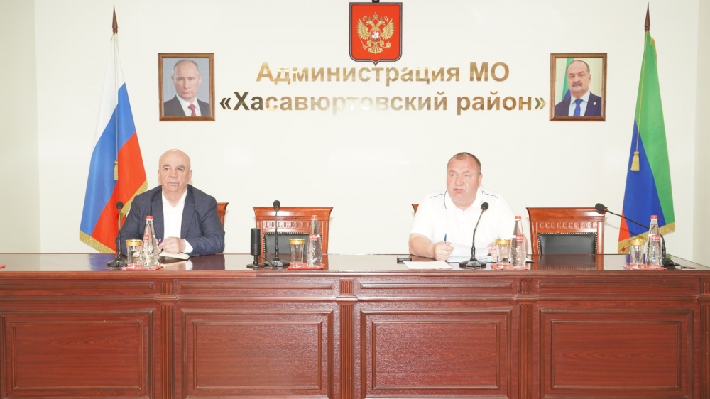 В администрации Хасавюртовского района состоялось  очередное  совещание аппарата и актива МР