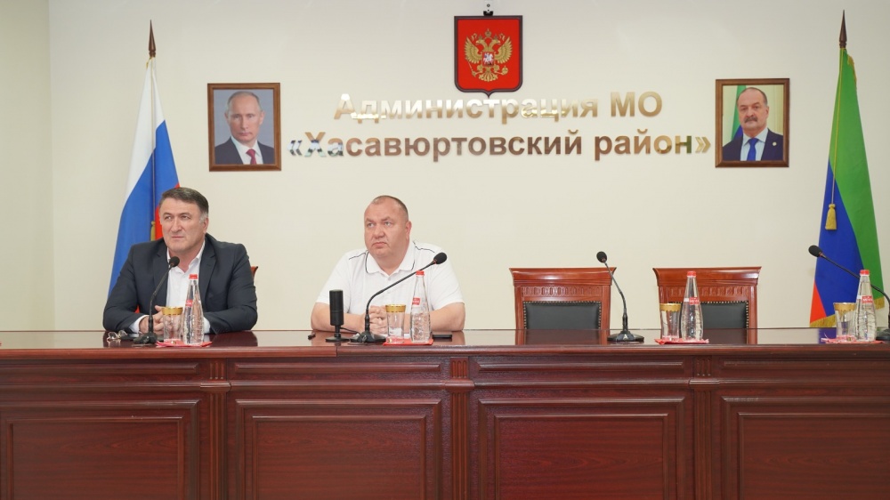 Администрация Хасавюртовского района приняла участие в работе совещания в режиме видеоконференцсвязи Министерства строительства архитектуры и ЖКХ