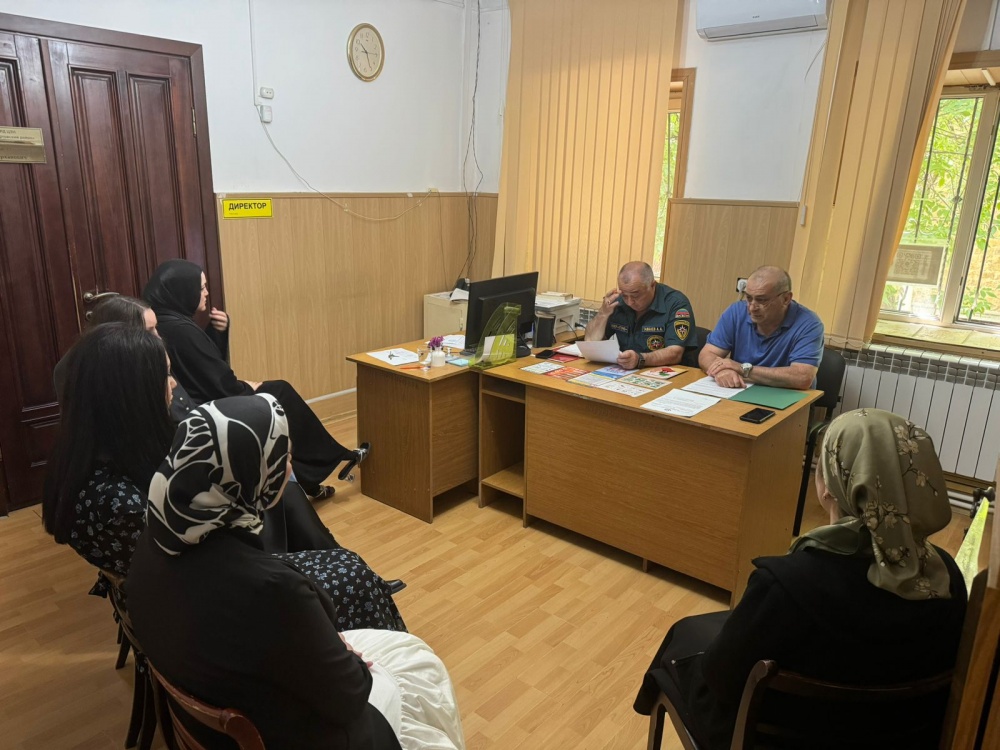 Продолжаются занятия и объектовые тренировки с коллективами организаций и учреждений Хасавюртовского района