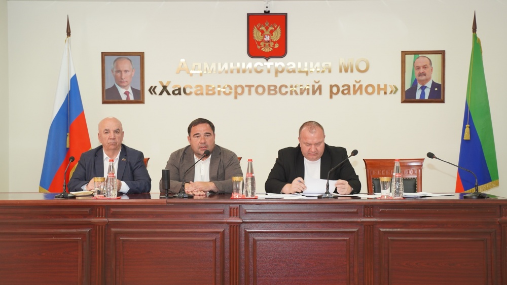 Глава Хасавюртовского района  на пленарном совещании аппарата и актива МР обсудил ключевые  тезисы Послания Главы Дагестана Сергея Меликова Народному Собранию РД