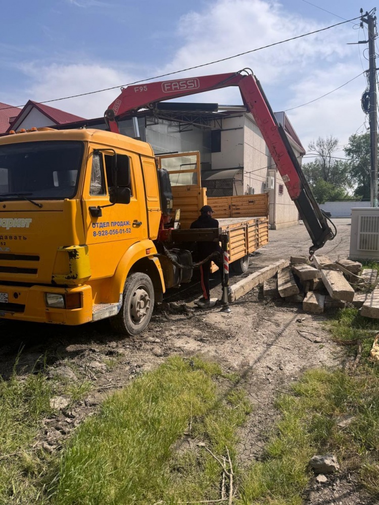 В поселениях Хасавюртовского района продолжаются  субботники по благоустройству и санитарной очистке.