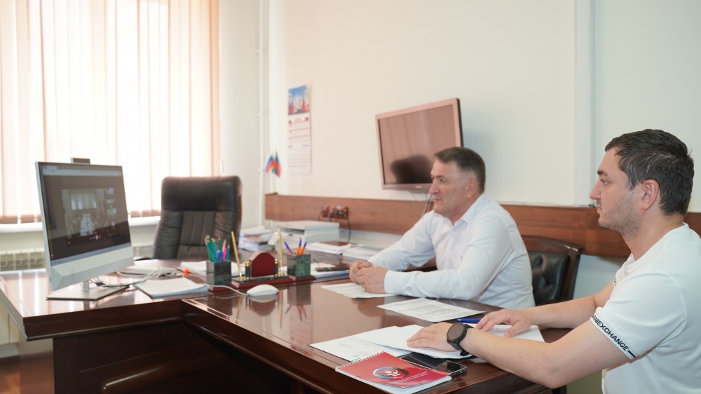 Администрация Хасавюртовского района приняла участие в работе совещания в режиме ВКС  Минцифры РД