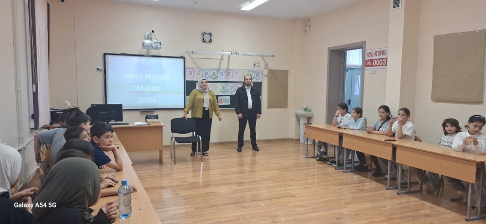 Специалисты ОДН и ЗП Хасавюртовского района продолжают профилактические беседы со школьниками в период летних каникул