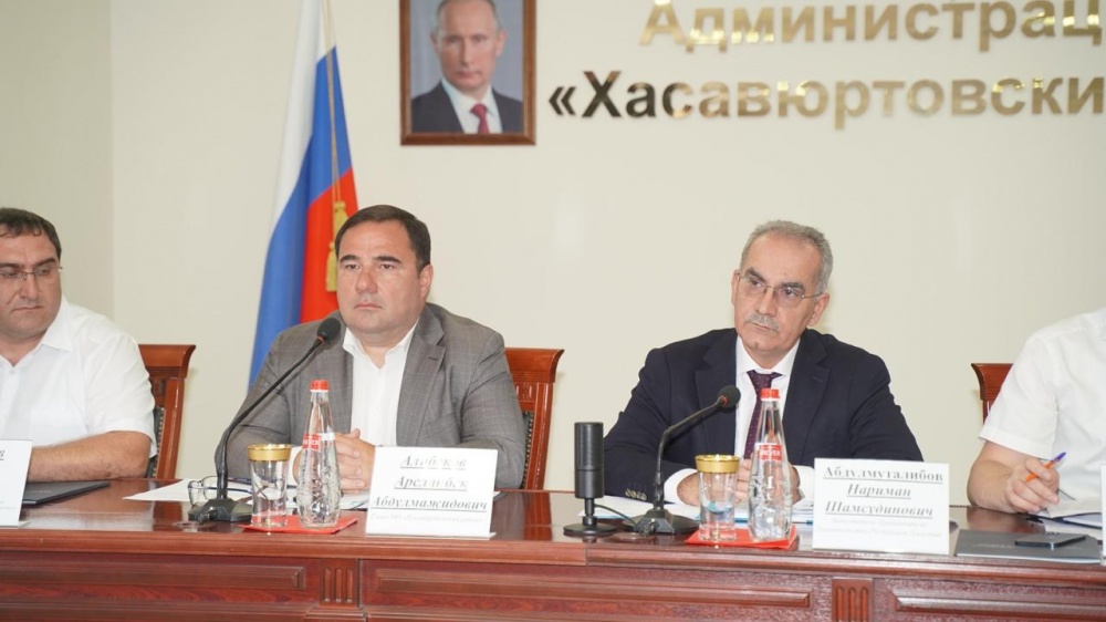 В администрации Хасавюртовского района состоялось выездное Правительственное совещание под руководством Наримана Абдулмуталибова