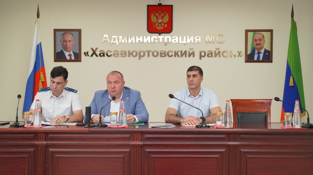 В администрации Хасавюртовского района  в преддверии нового учебного года прошло заседание АТК  в МО «Хасавюртовский район»