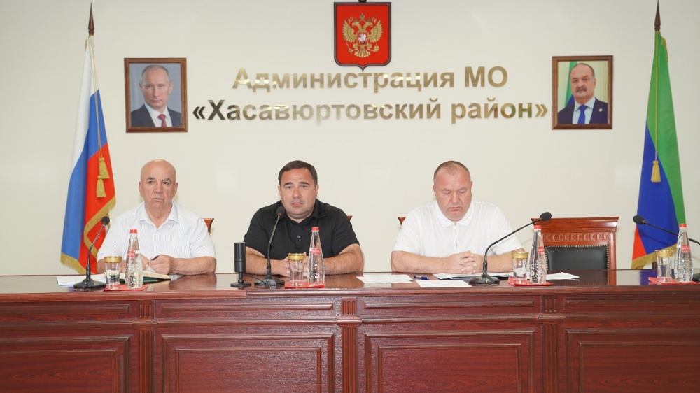 Глава Хасавюртовского района провел совещание аппарата и актива МР по подготовке к проведению муниципальных выборов