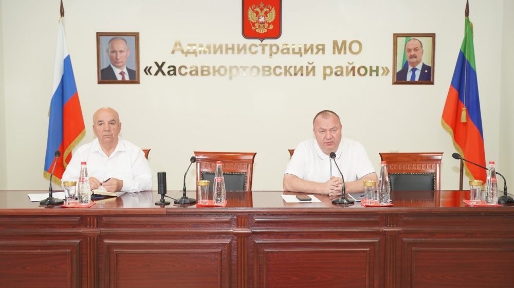 В администрации Хасавюртовского района состоялось  очередное плановое  рабочее совещание аппарата и актива МР