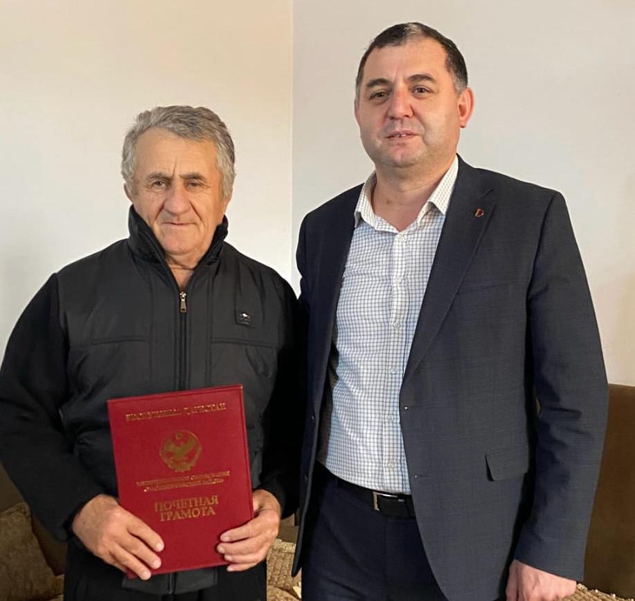 Глава Хасавюртовского района наградил Почетной  Грамотой МР народного  артиста Республики Дагестан Латипа Шаипова