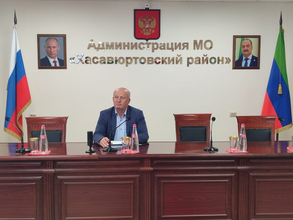Администрация Хасавюртовского района приняла участие в работе  круглого стола  в режиме ВКС МЧС России по РД