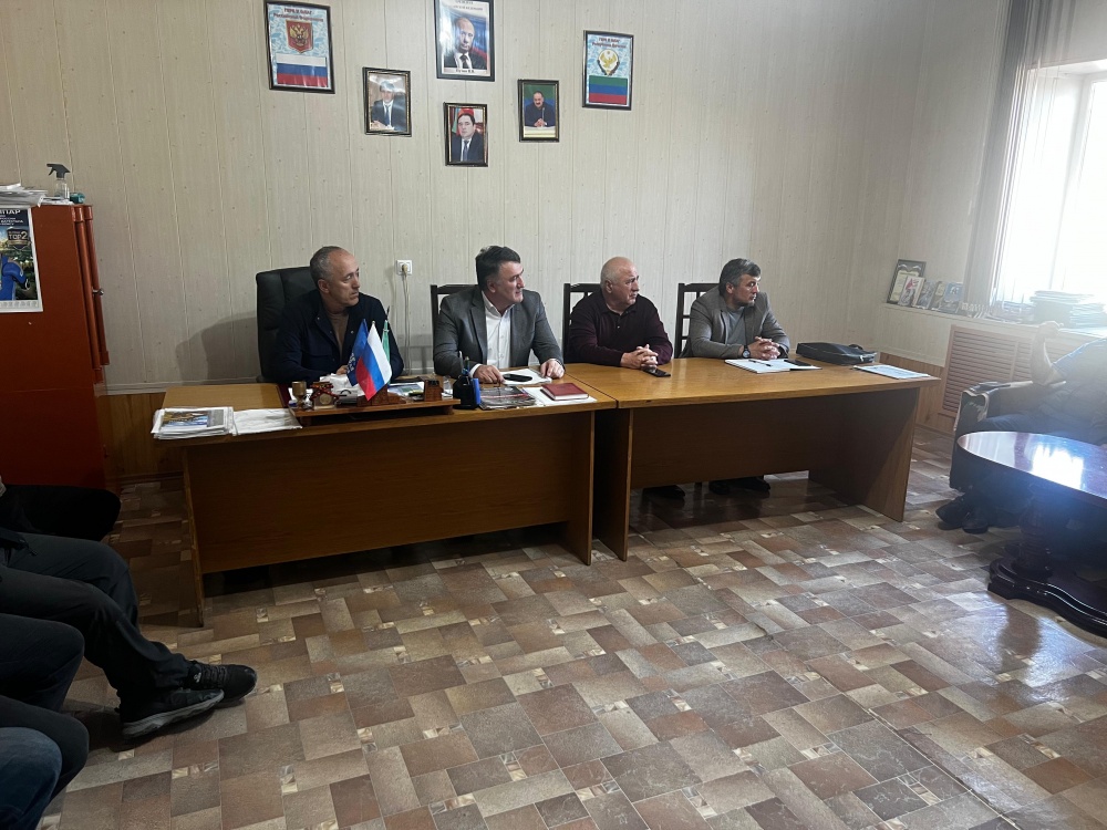 Власти Хасавюртовского района продолжают выездные встречи в поселениях района