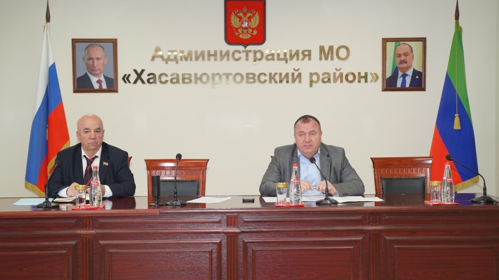 В администрации  Хасавюртовского района состоялось очередное плановое  совещание аппарата и актива МР