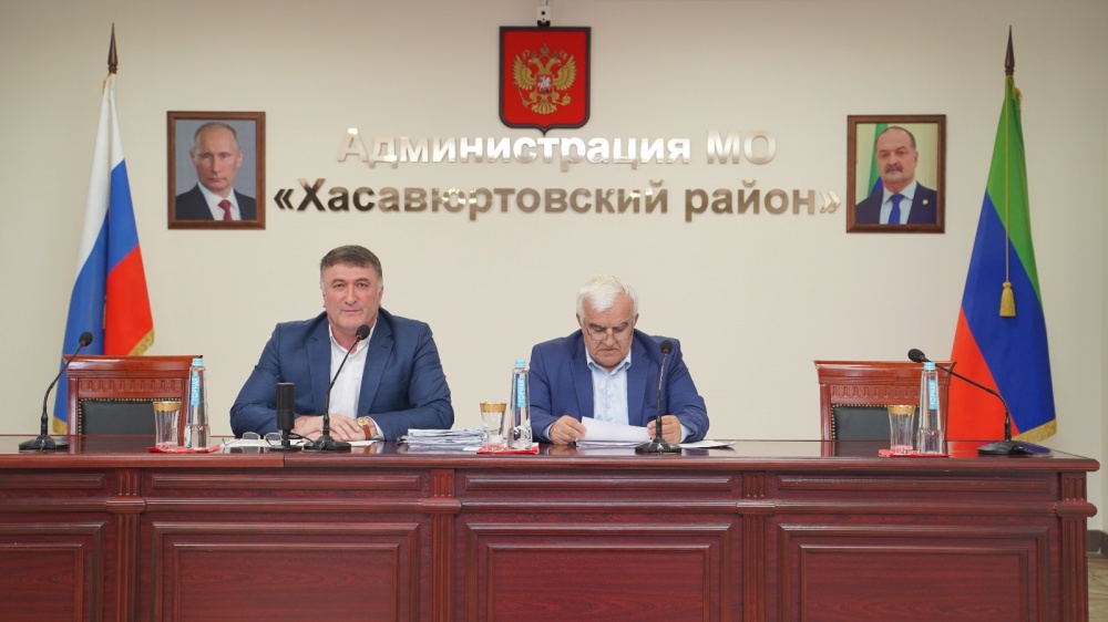 Руководство Минмелиоводхоза РД провело выездное совещание в администрации Хасавюртовского района