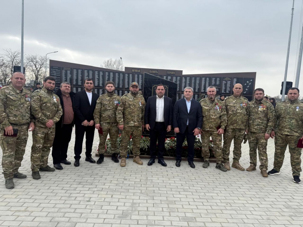 Глава Хасавюртовского района принял участие на открытии « Сада Памяти» в Кизлярском районе