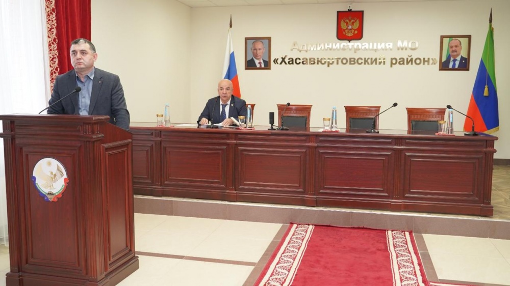В администрации Хасавюртовского района прошли  Публичные  слушания  по проекту  Устава МР