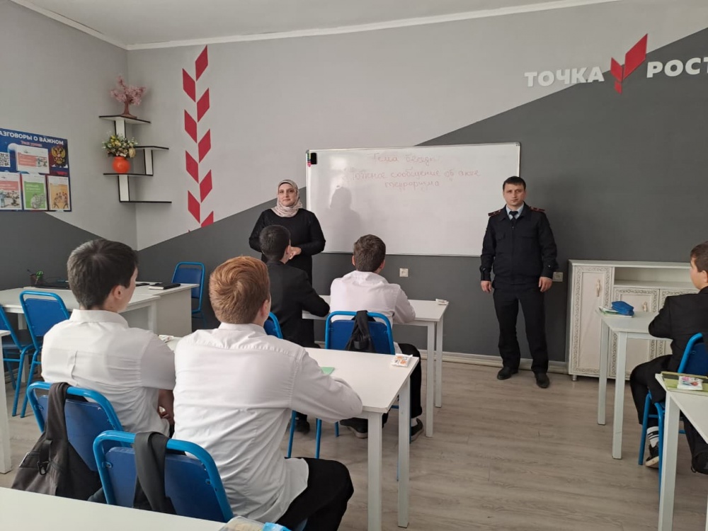 Специалисты ОДН и ЗП Администрации МО «Хасавюртовский район» продолжают профилактические беседы в образовательных организациях района