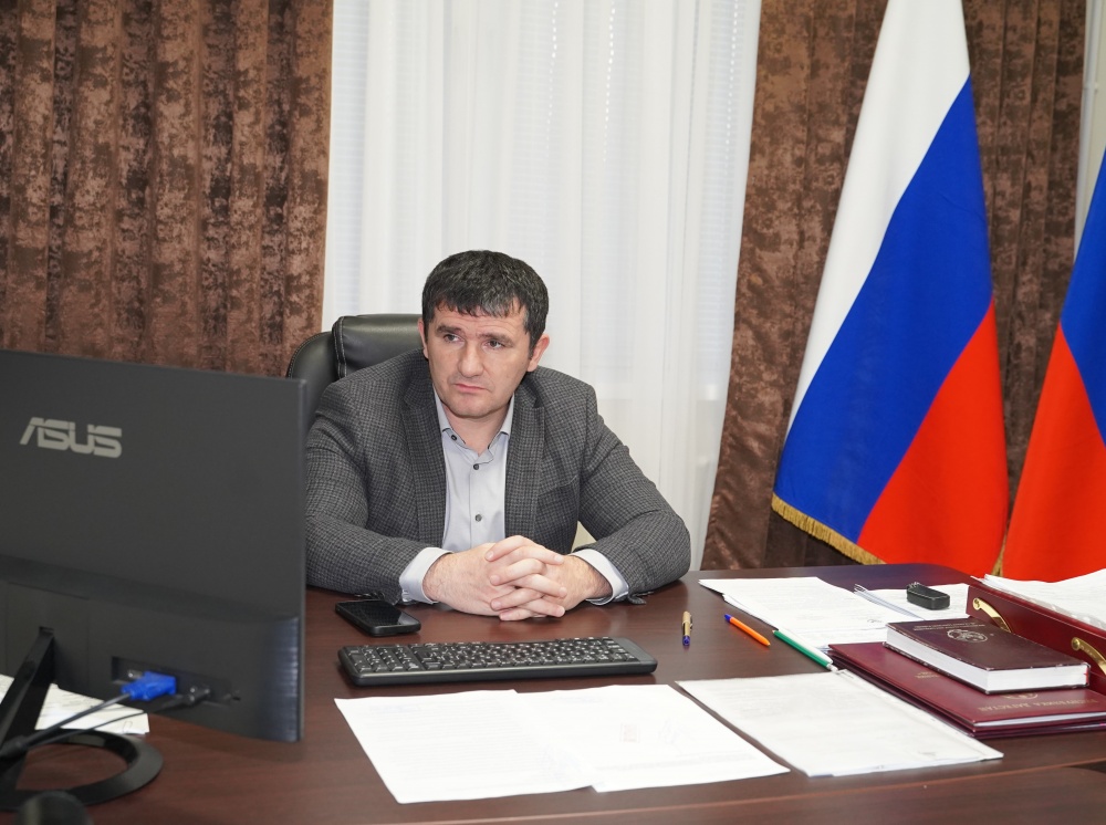 Администрация Хасавюртовского района приняла участие в работе совещания Правительственной рабочей  группы   в режиме ВКС  под руководством Ризвана Газимагомедова
