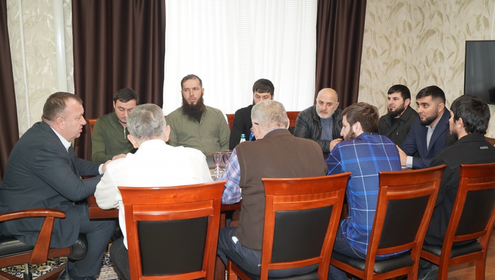 В администрации Хасавюртовского района прошла рабочая  встреча с активом и депутатами   селения Бамматюрт